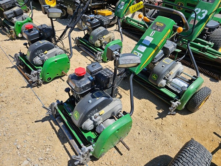 john-deere-180-image-1