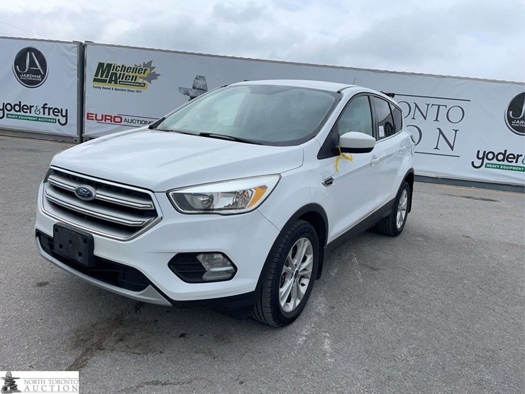 2017-ford-escape-image-1