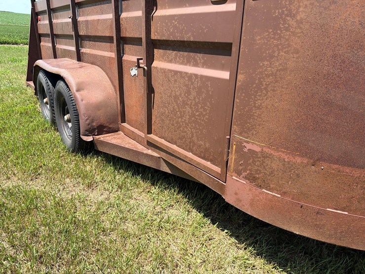 1984-circle-j-6ft-x-16ft-bumper-hitch-livestock-trailer-image-16