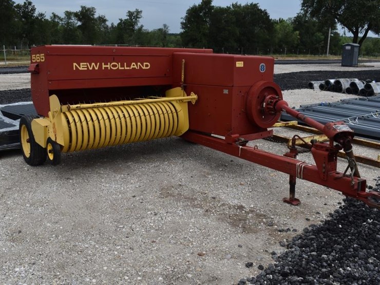 new-holland-565-image-1