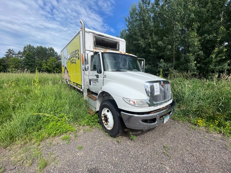 2017-international-durastar-4400-image-4