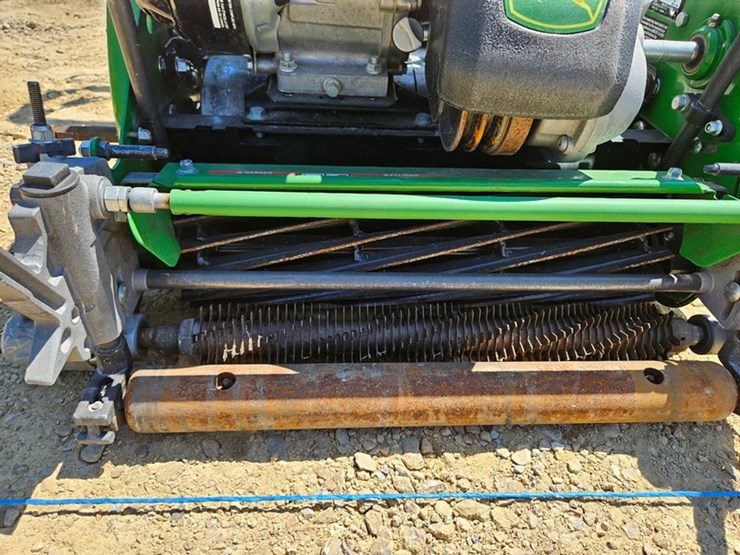 john-deere-180-image-10