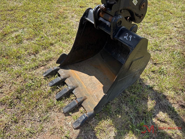 caterpillar-305.5e2-image-13