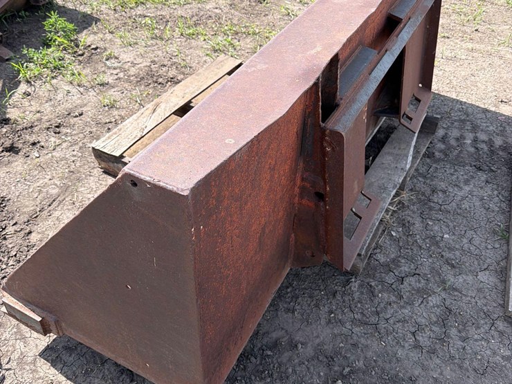 skidloader-quick-tach-7ft-bucket-image-8