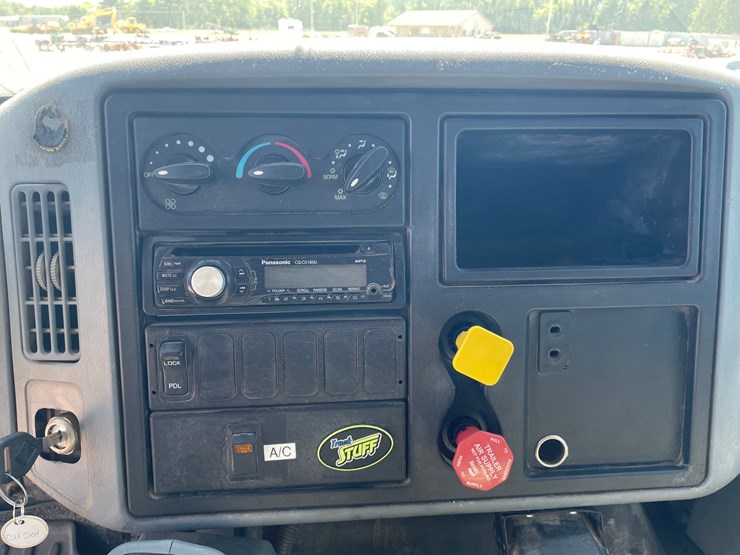 2003-international-durastar-4400-image-12