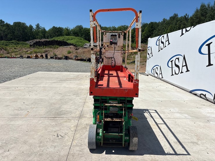 2016-jlg-2032es-image-4