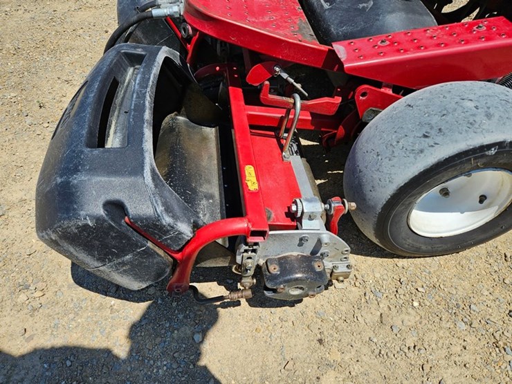 2016-toro-greensmaster-3150-image-11