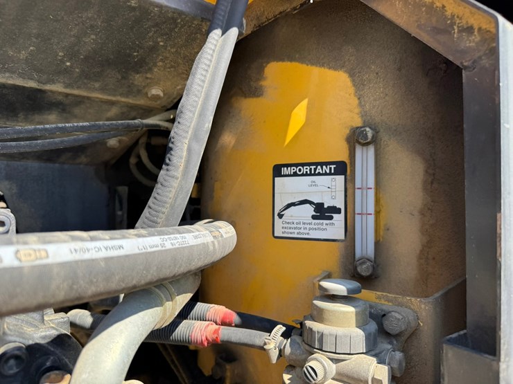 deere-230-lc-image-80