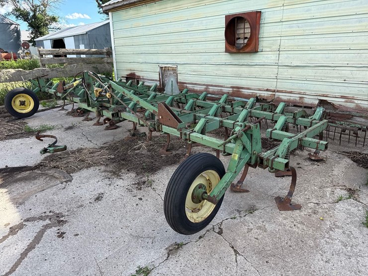 john-deere-1100-image-1