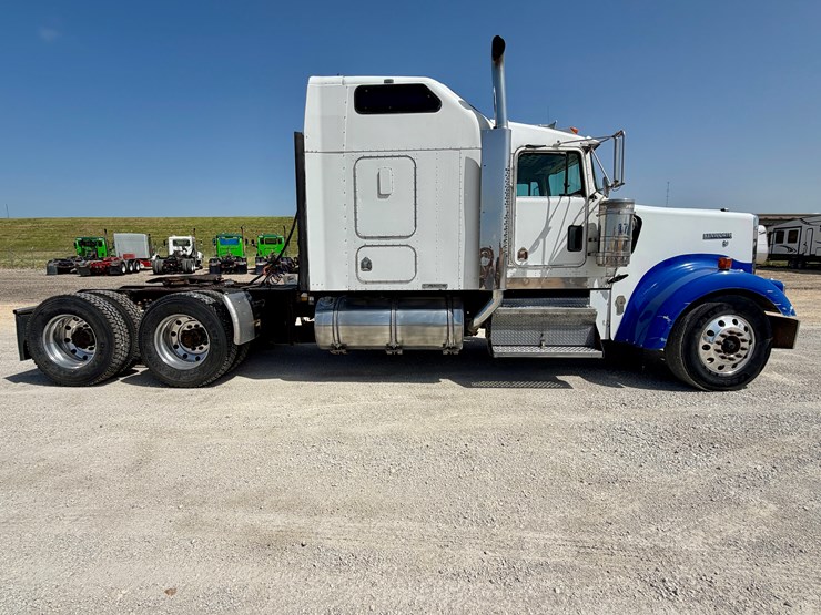 2000-kenworth-w900l-image-4