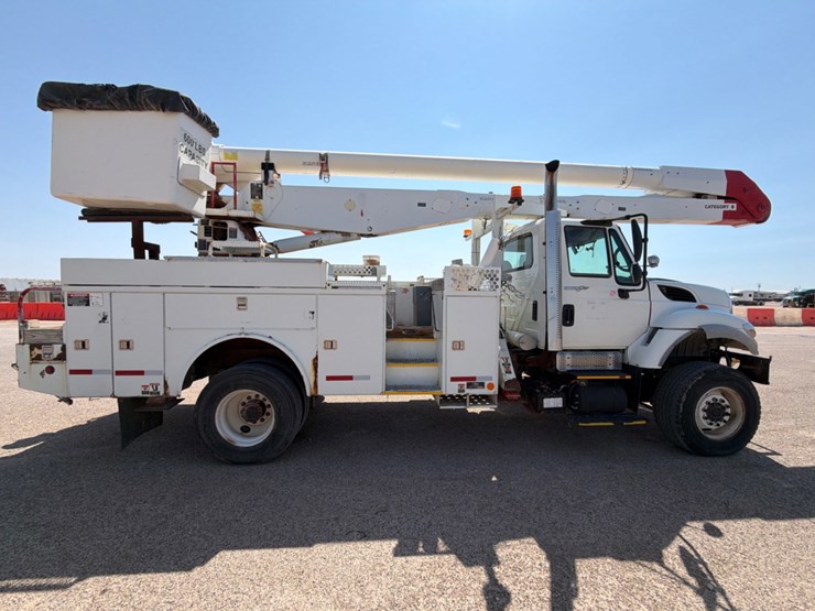 2008-international-workstar-7400-image-5