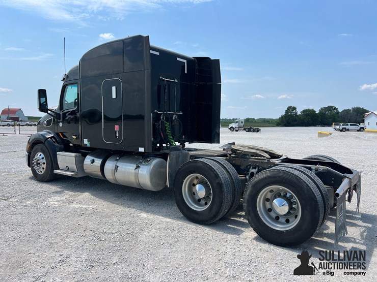 2018-peterbilt-579-image-7