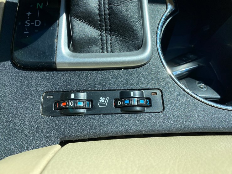 2016-toyota-highlander-image-36