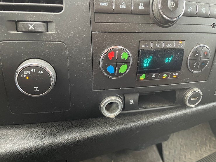 2010-gmc-1500-image-15