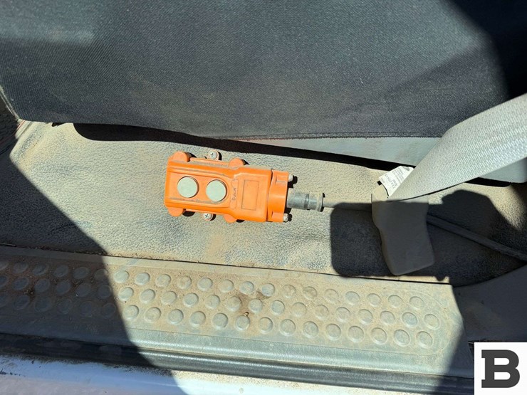 2002-ford-f550-image-37