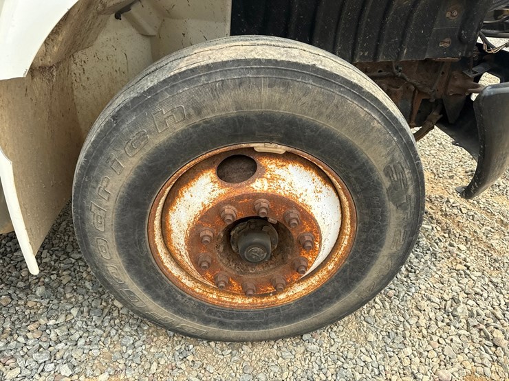 2004-international-durastar-4300-image-69
