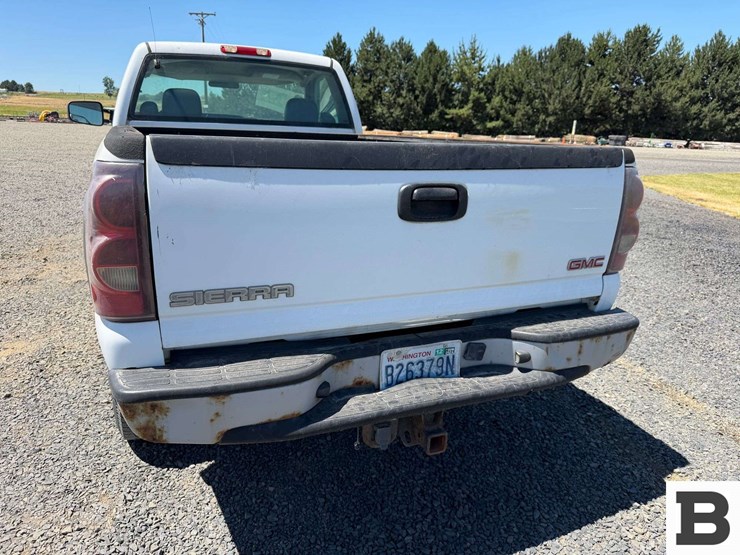2003-chevrolet-silverado-2500hd-image-17
