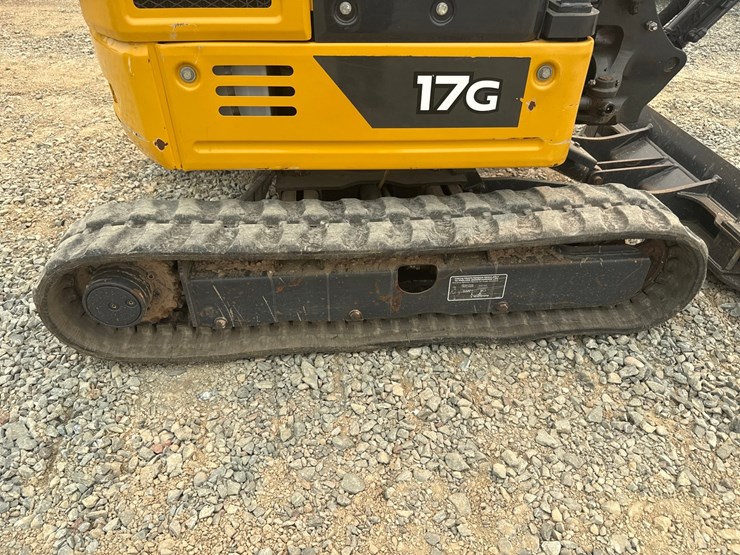 2023-deere-17g-image-47