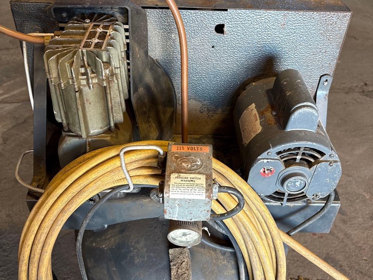 stationary-air-compressor-image-7