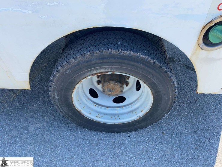 2012-ford-f550-image-19