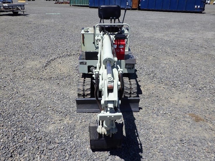 takeuchi-tb080-image-2