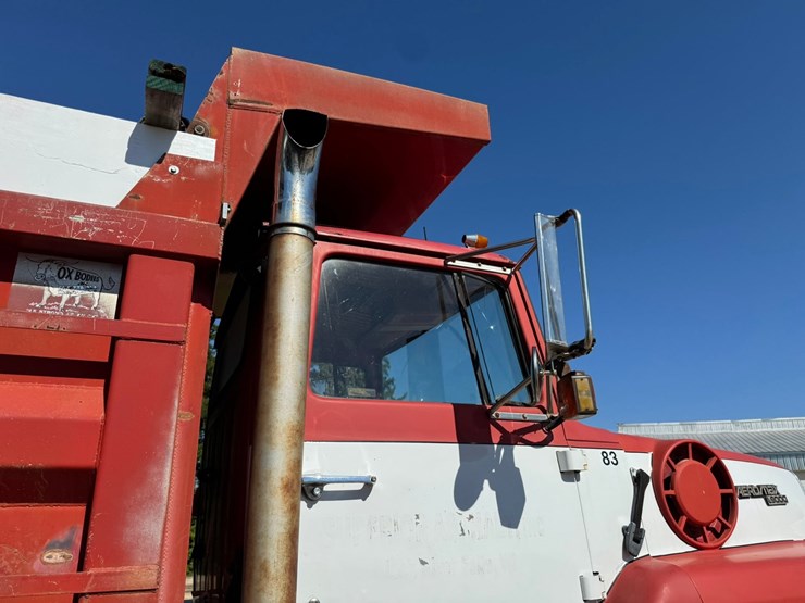1989-ford-l9000-image-29