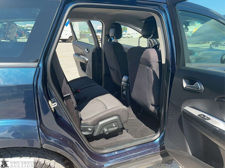 2014-dodge-journey-image-19