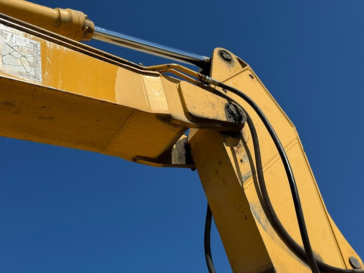 deere-230-lc-image-33