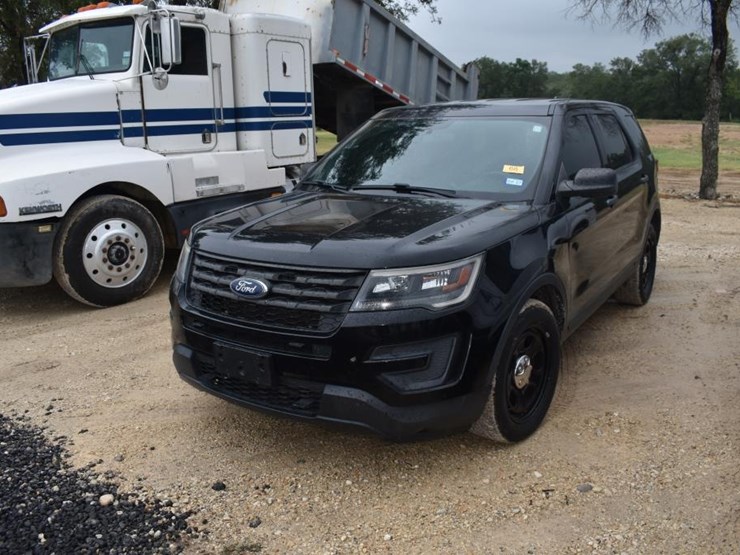 2018-ford-explorer-image-1