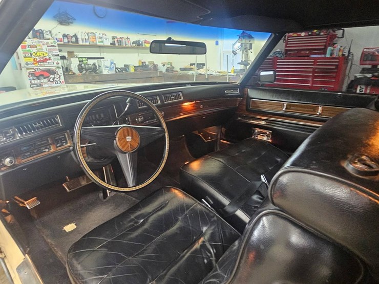 1976-cadillac-coupe-deville-image-26