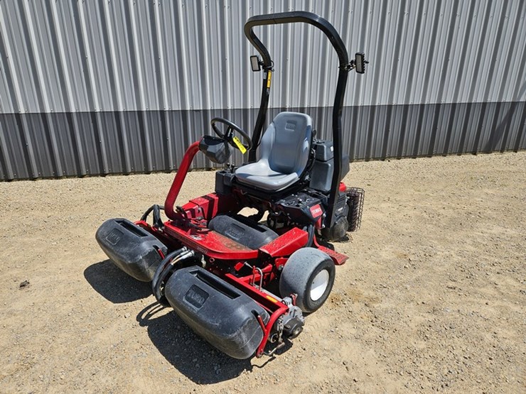 2016-toro-greensmaster-3150-image-1