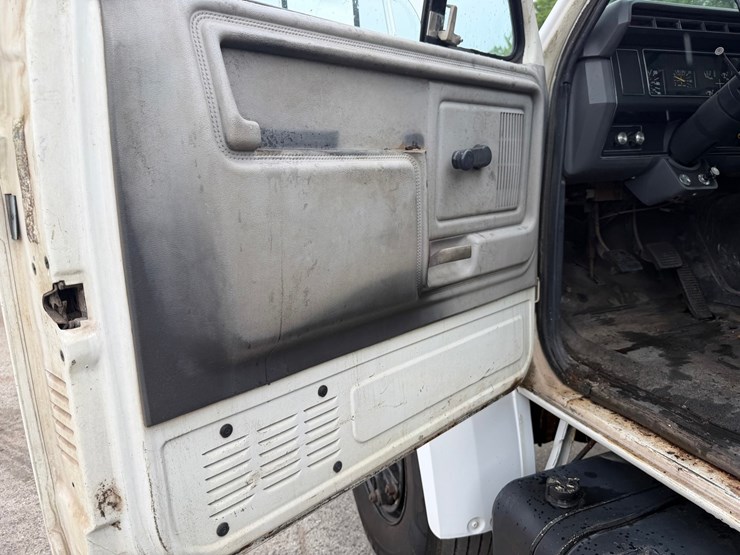 ford-f700-image-33
