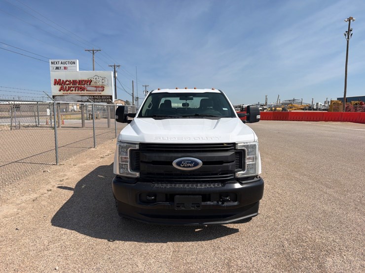 2019-ford-f350-image-2