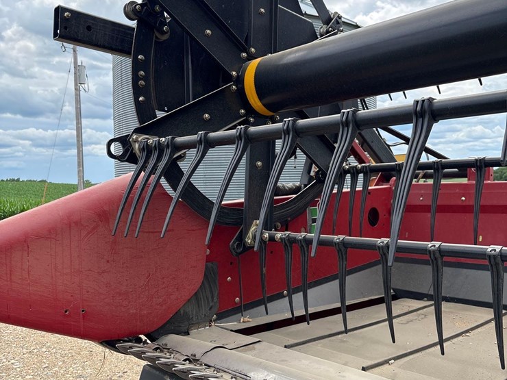 2018-case-ih-3162-image-28