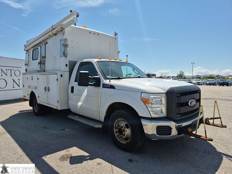 2011-ford-f350-image-3