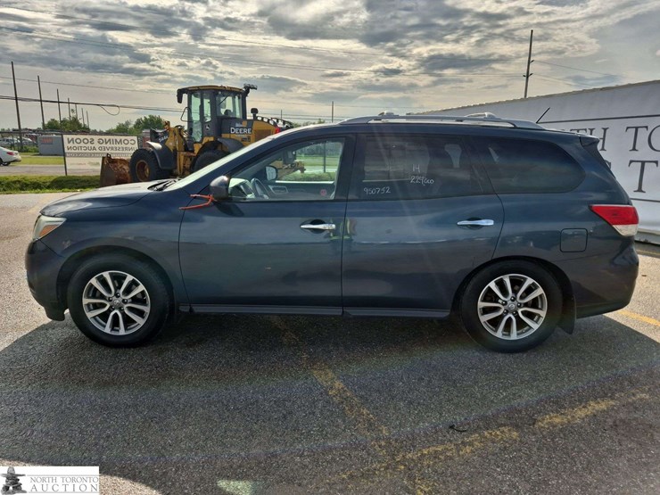 2014-nissan-pathfinder-image-8