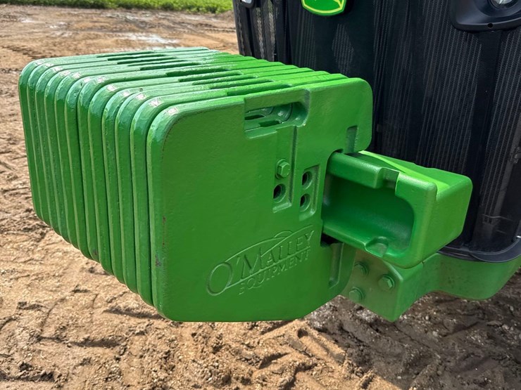 2013-john-deere-8235r-image-38