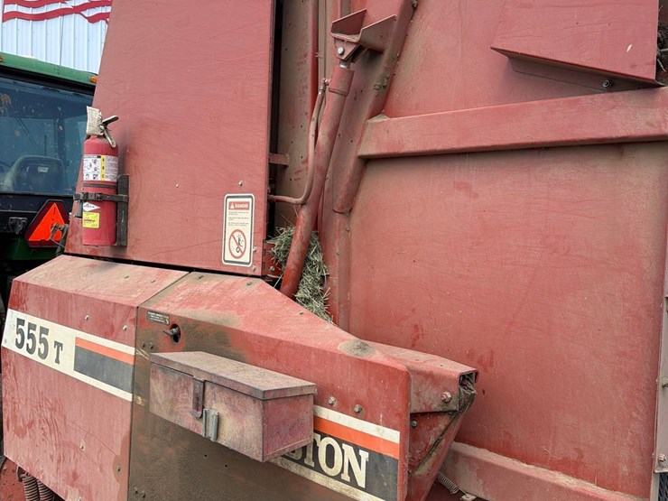 hesston-555t-image-15