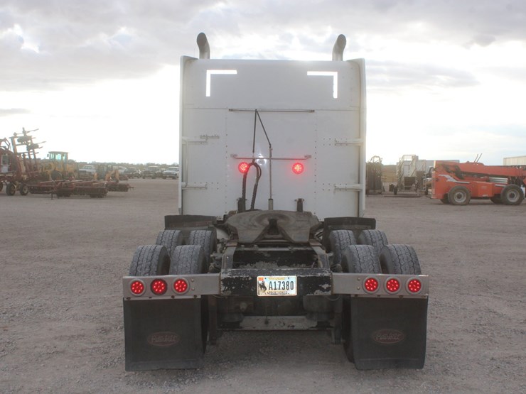 2006-peterbilt-379x-image-10
