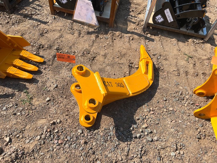 2026-caterpillar-305-image-1