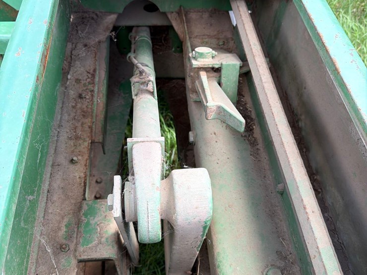 john-deere-327-image-17