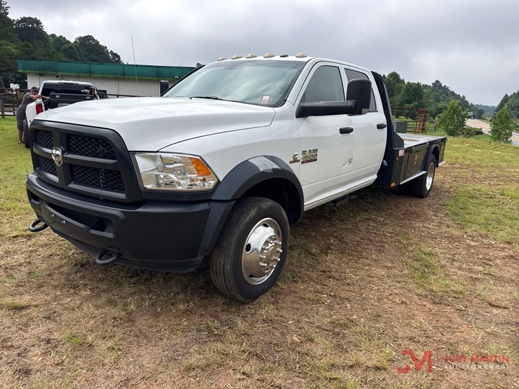 2014-ram-4500-heavy-duty-flatbed-truck-image-6