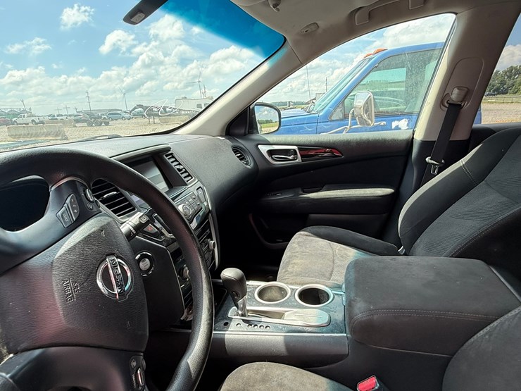 2016-nissan-pathfinder-image-26