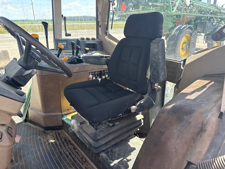 1993-john-deere-6400-image-29