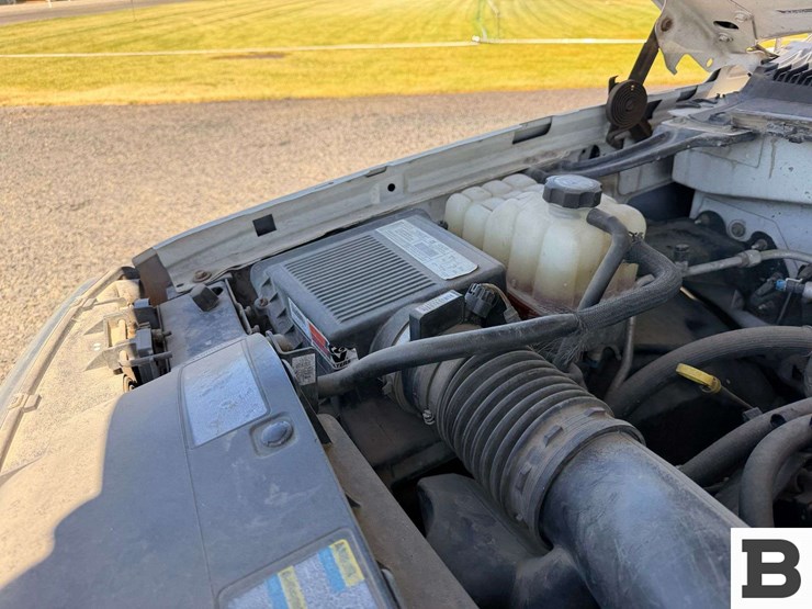 2003-chevrolet-silverado-2500hd-image-32
