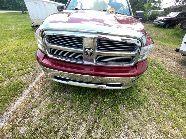 2011-dodge-1500-image-40