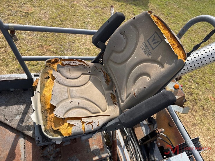 vogele-vision-5200-2-tracked-asphalt-paver-image-25