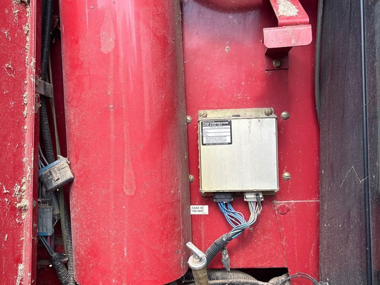 2006-international-2388-axle-flow-combine-image-47
