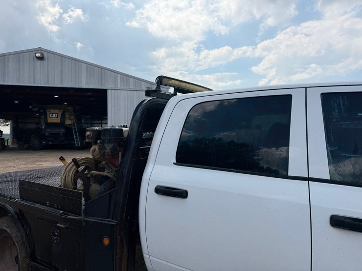 2014-dodge-3500-image-32