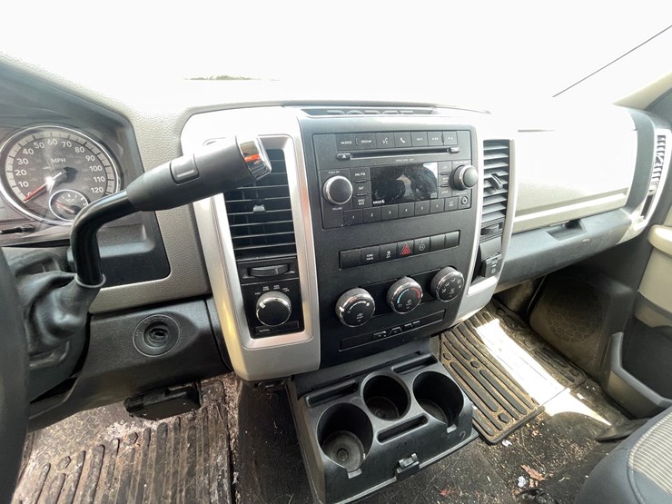 2011-dodge-1500-image-48